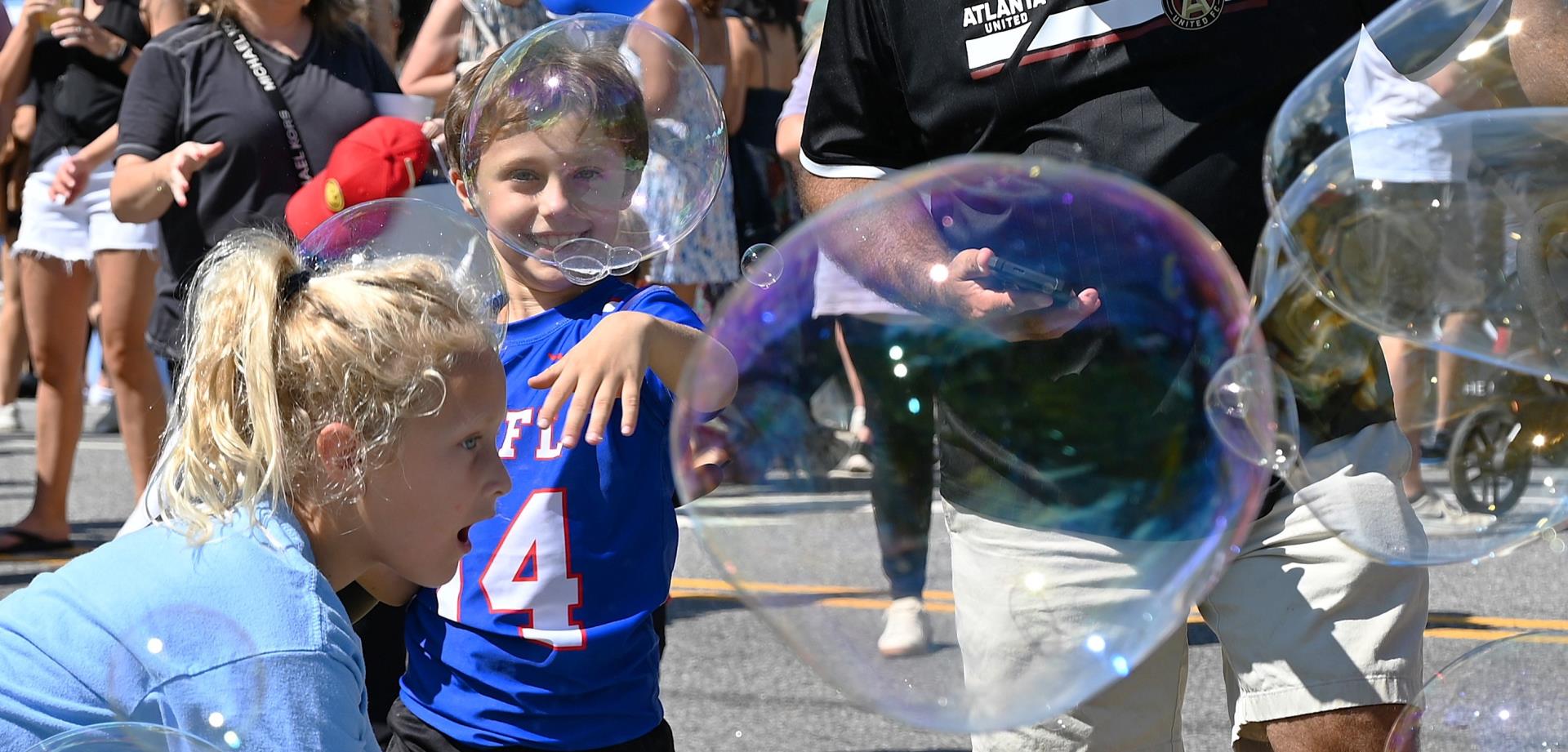 Crowds, sun, and fun at family-friendly Crabapple Fest