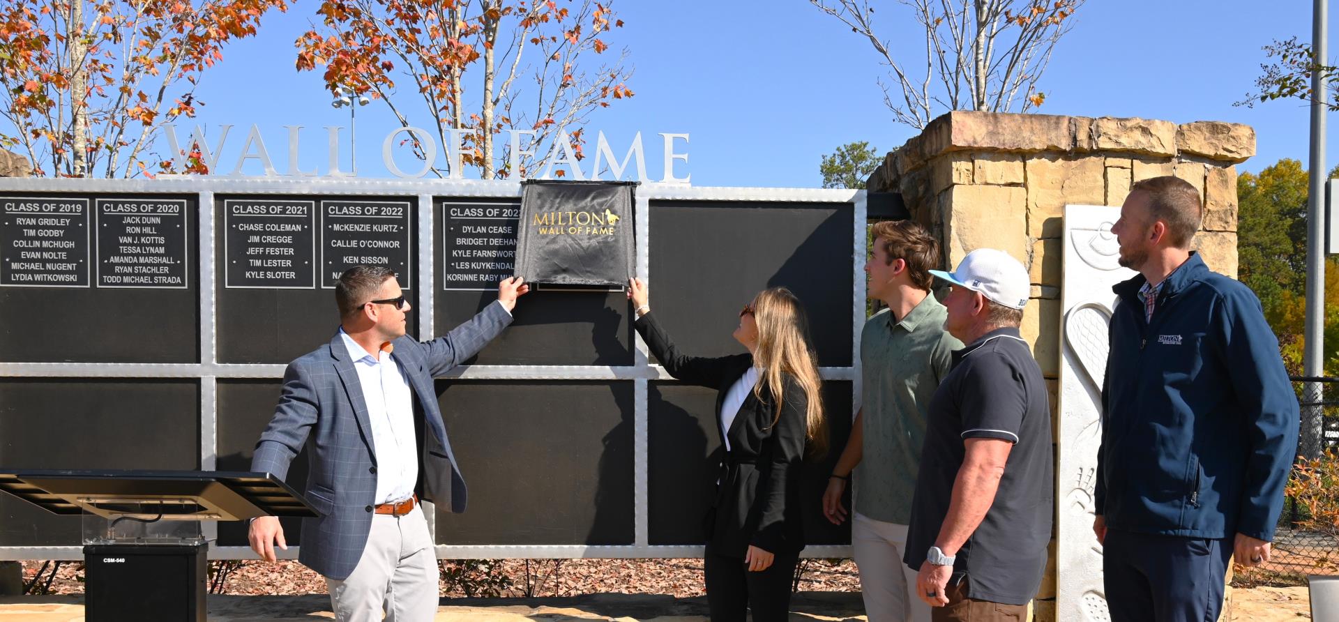 Outstanding athletes, coach latest honored on Wall of Fame