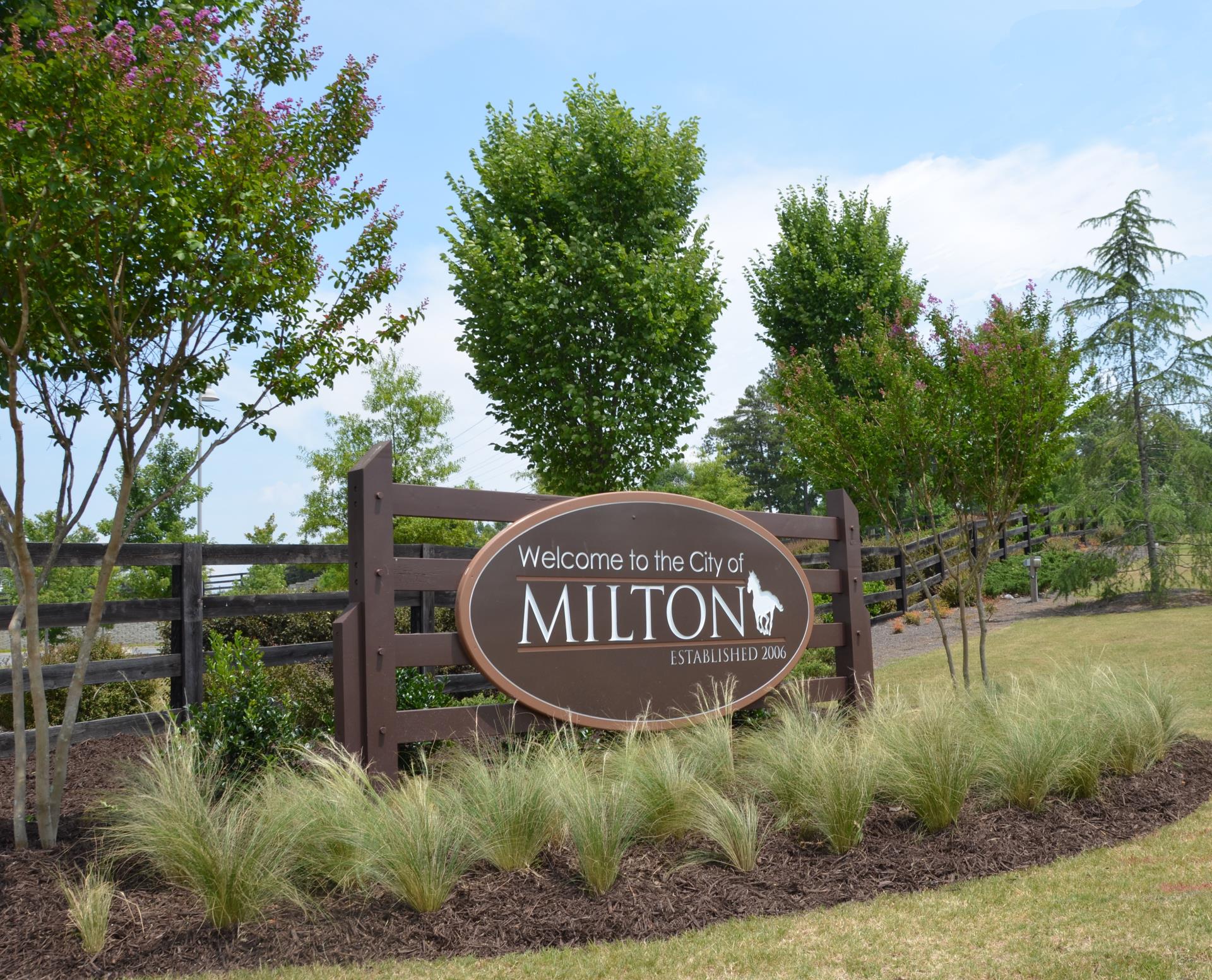 Welcome to Milton entrance sign