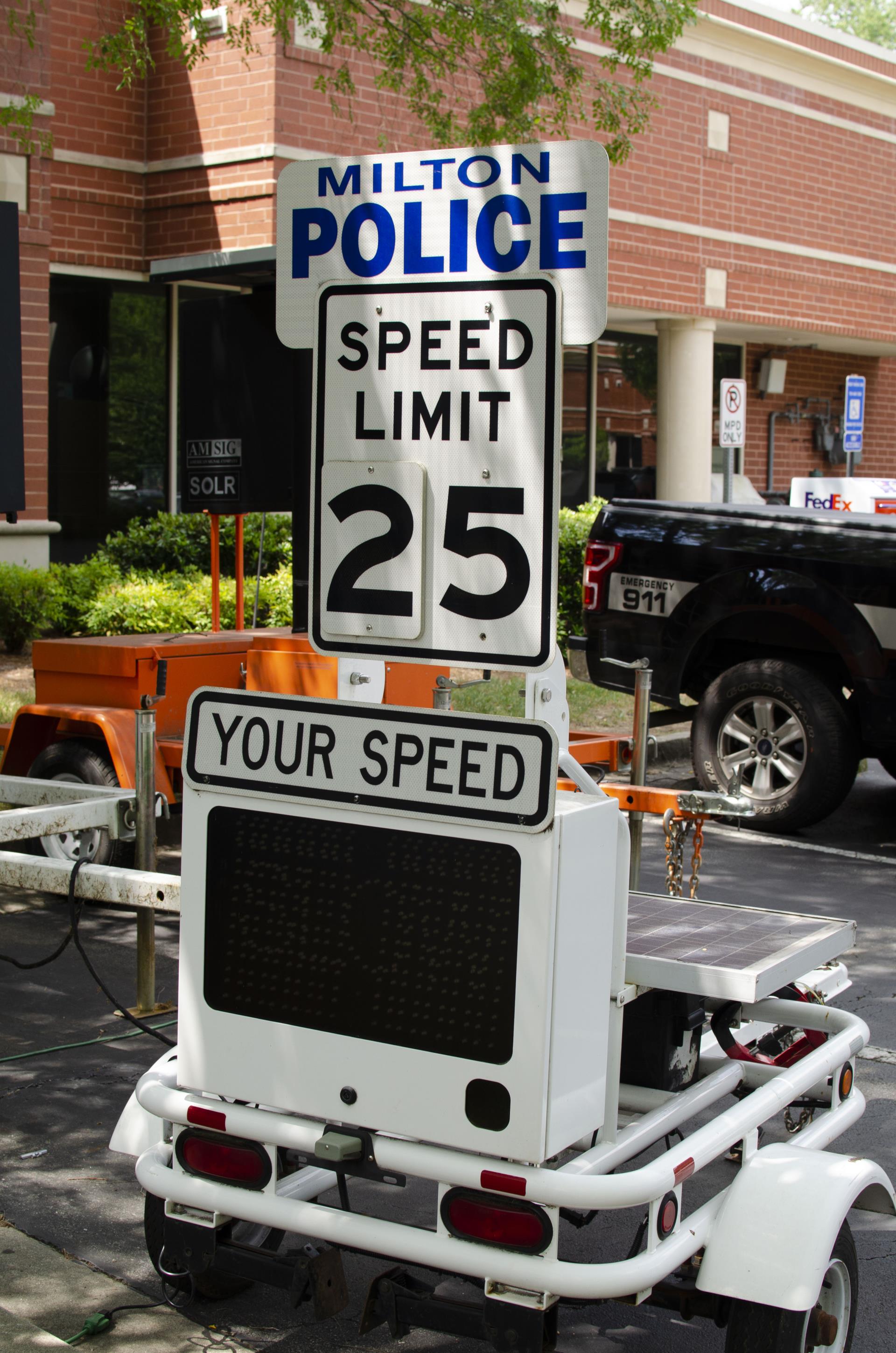 Police.speed.limit.sign