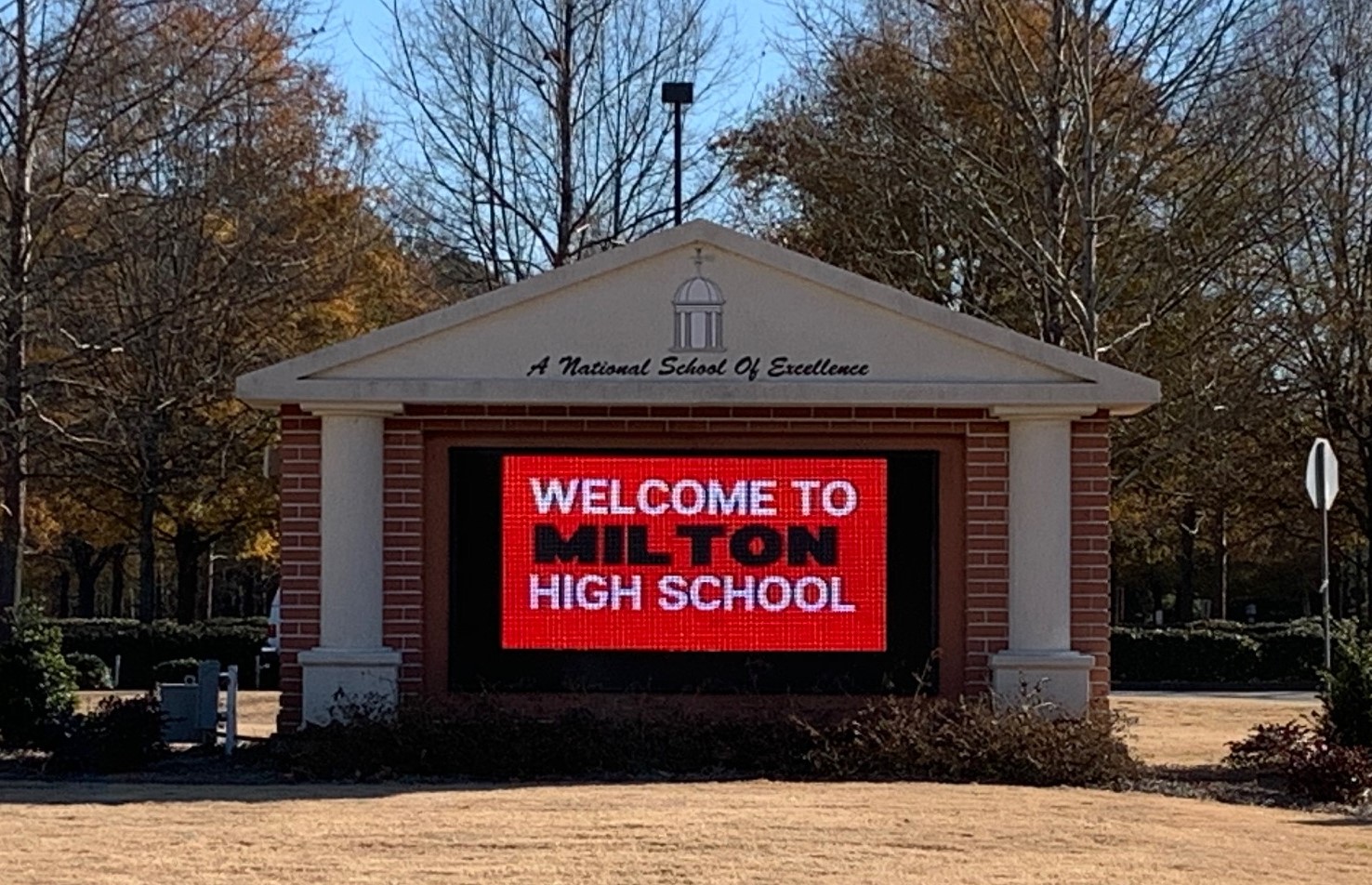 Milton.High.sign