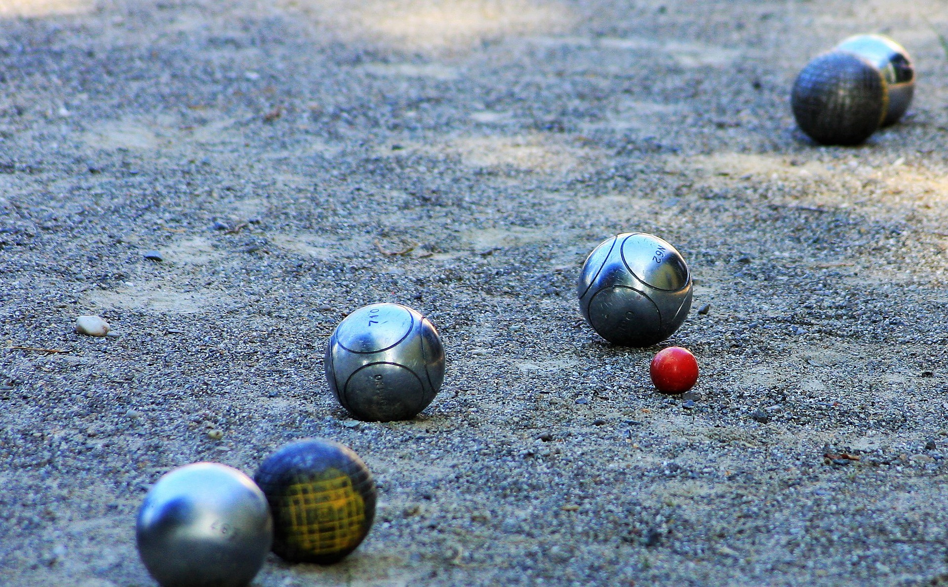 petanque balls