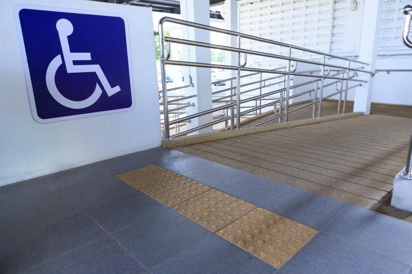 wheelchair ramp handicap sign