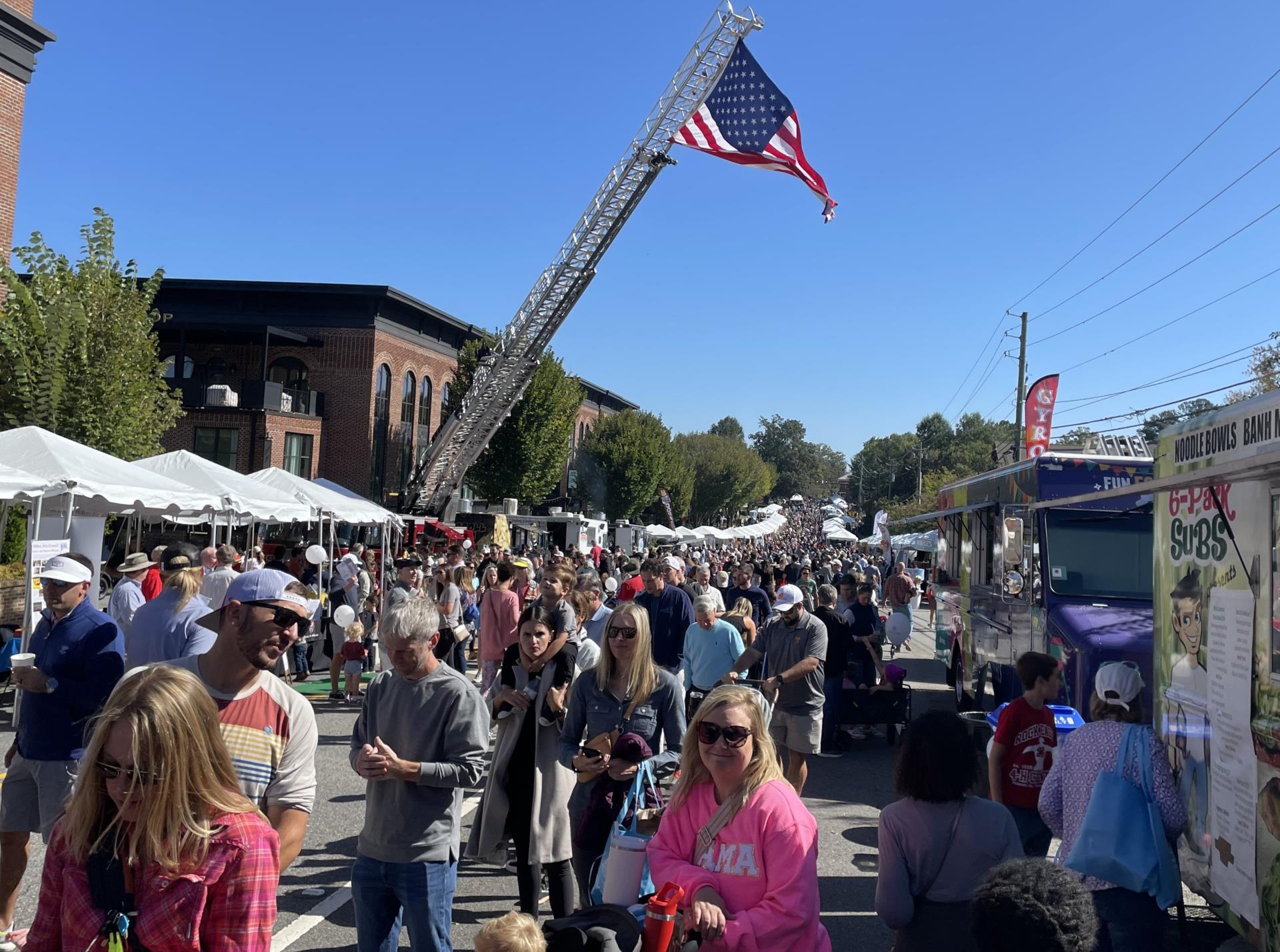 Crowd facing east Flag Food Trucks