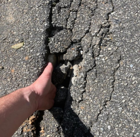 Batesville Road crack